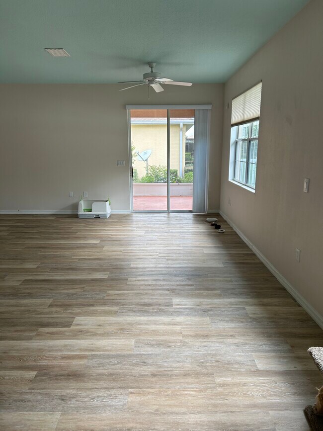 Building Photo - 8303 SW 82nd Cir
