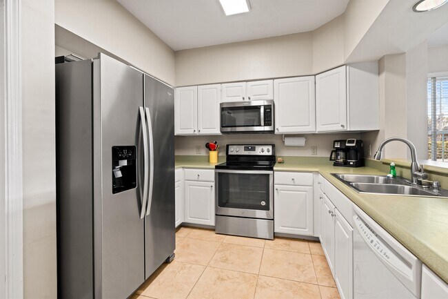 Building Photo - 225 Atlantis Cir