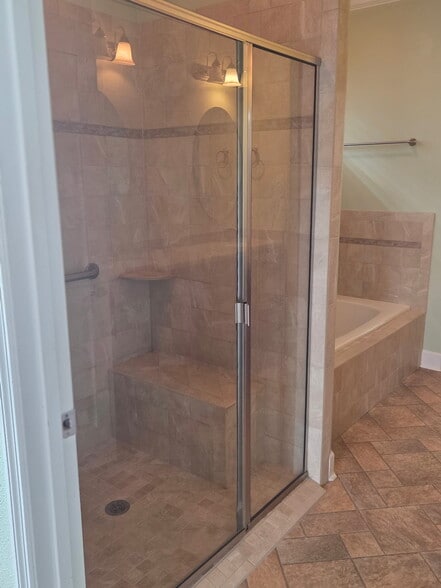 Building Photo - 565 Twin Ponds Dr