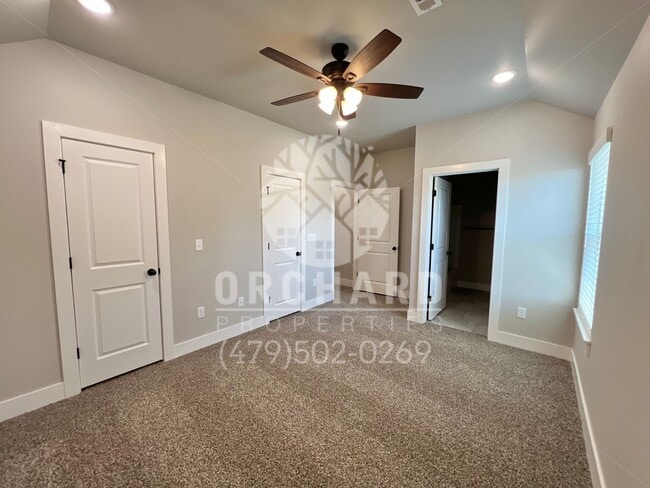 Building Photo - 591 Bradford Dr