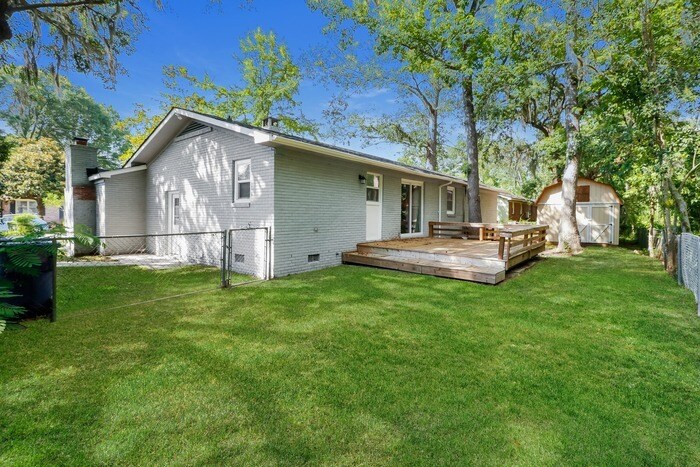 Building Photo - 1865 Jaywood Cir