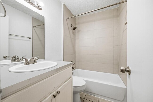 Building Photo - 2412 Burleson Ct