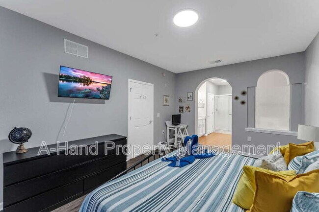 Building Photo - 14200 Avalon Rd