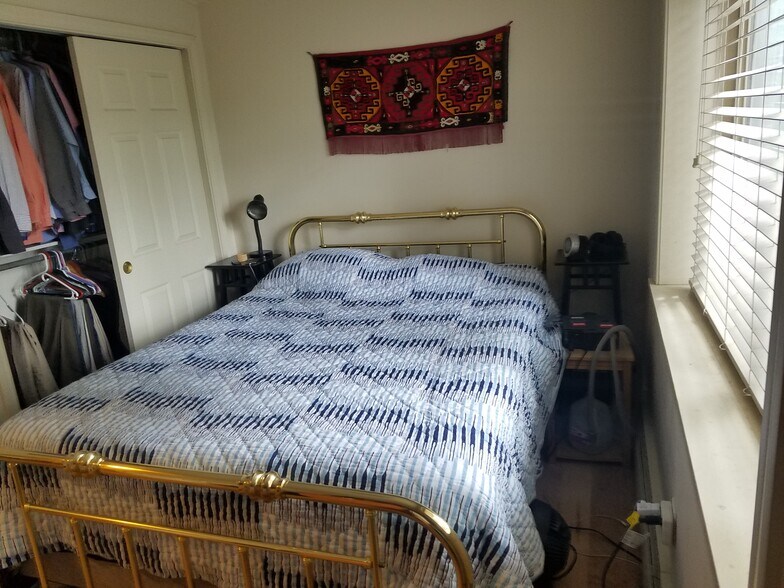Second bedroom - 329 Harvard St