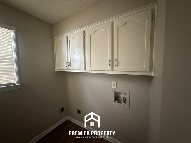 Building Photo - Stunning 3BR/2BA Cordova Home | 1,847 Sq Ft, Sunroom, Stone Fireplace & Hardwood Floors