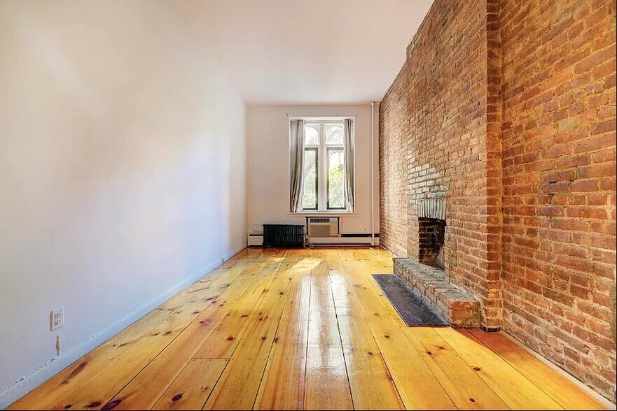 Building Photo - 106 E 30th St