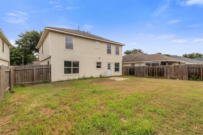 Building Photo - 19747 Byron Meadows Dr
