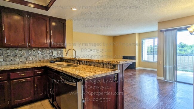 Building Photo - 7113 Apricot Dr