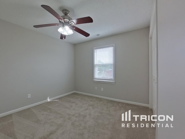 Building Photo - 9020 Country Barn Ct