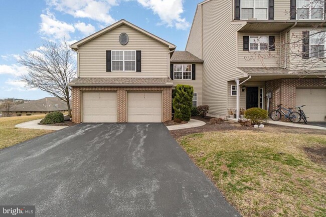 Primary Photo - 117 Hawk Ct