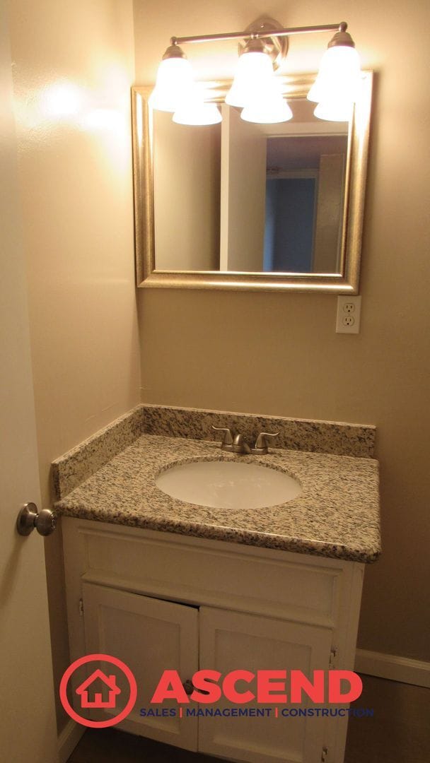 Building Photo - 2623 Van Buren Pl