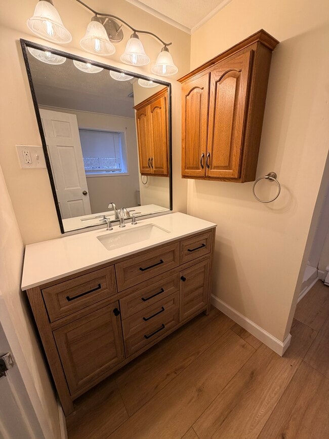 Building Photo - 2450 Foxon Rd