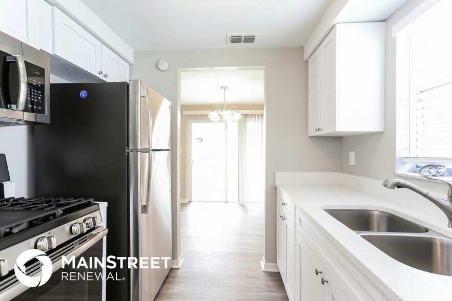 Building Photo - 5561 90th Ave N