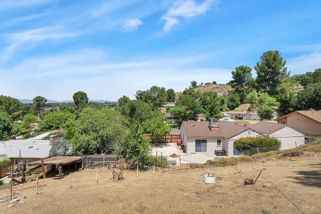 Building Photo - Great 3 Bedroom Home with Large Lot and NO...