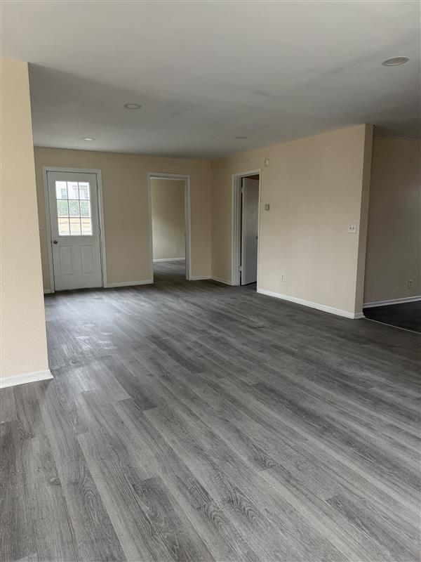 Building Photo - 458 S Float Ave