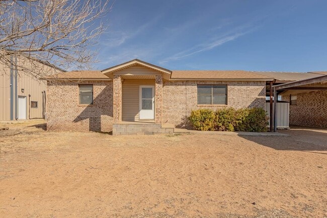 Primary Photo - 6826 Austin Ave
