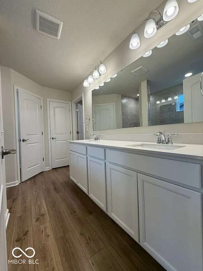 Building Photo - 6871 Seabiscuit Rd