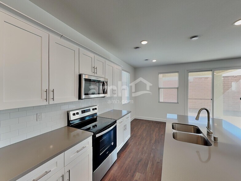 Building Photo - 8969 Tiger Tooth Ave