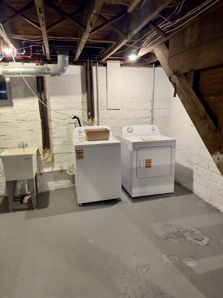 Basement Laundry - 2409 Woodmere Dr
