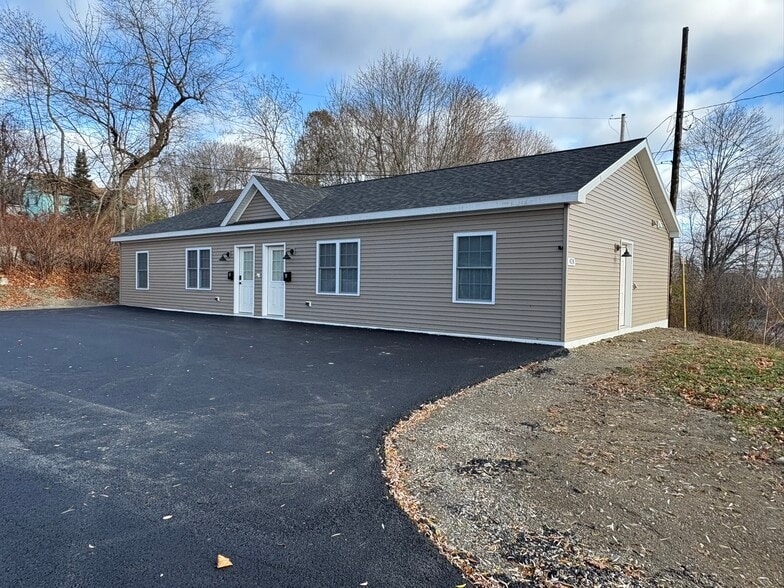 Building Photo - 424 Hancock St