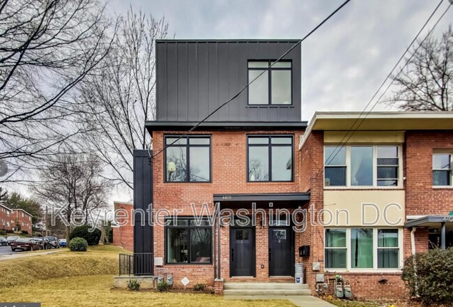 Building Photo - 4400 2nd St NE