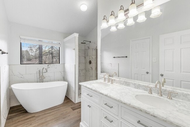 Building Photo - 3223 Golden Willow Dr