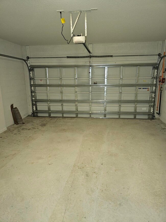 Building Photo - 621 Salisbury Cir