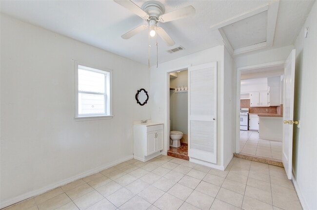 Building Photo - 10717 Pillot St