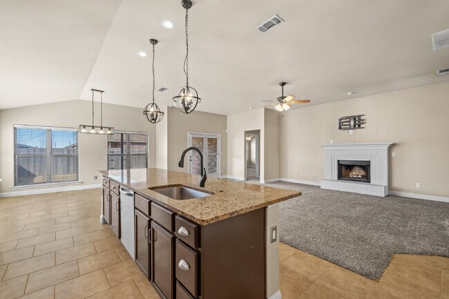Building Photo - Beautiful 4/3/2 in Frenship ISD