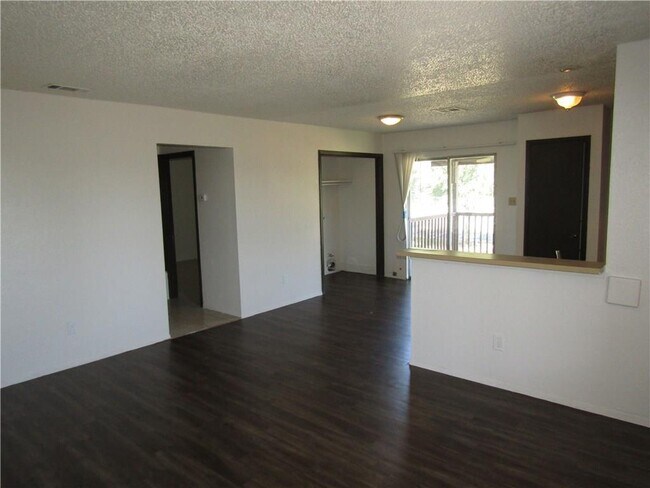 Building Photo - 4910 Pepper Ln