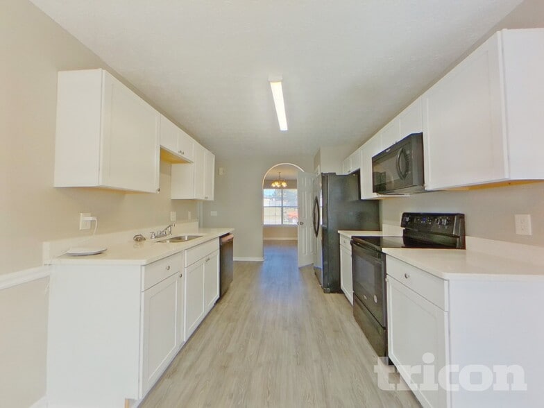 Building Photo - 3710 Michaels Creek Way