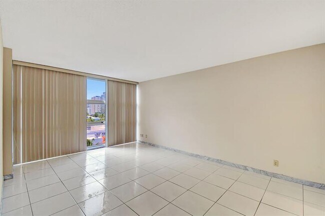 Building Photo - 531 N Ocean Blvd