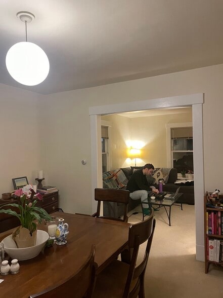 Building Photo - 563 S Ashley St