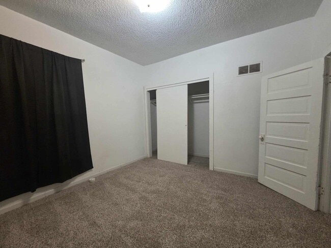 Building Photo - Spacious Home with large back yard!