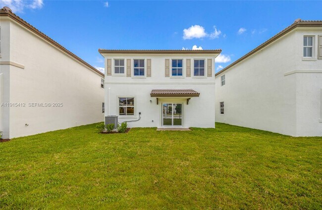 Building Photo - 2448 SE 27th Terrace