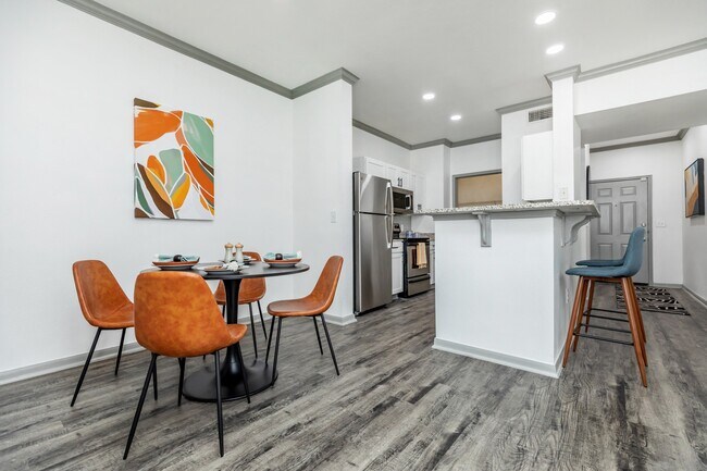 Building Photo - The Haven at Westover Hills