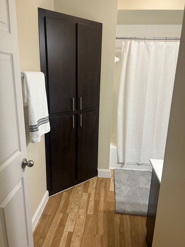 Building Photo - 3300 Cummins St