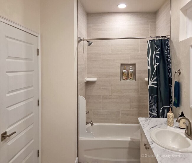 Building Photo - *Newly Built* 4-Bedroom 2.5 Bath Home