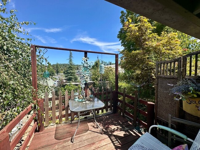 Building Photo - Completely Remodeled, Charming Victorian i...