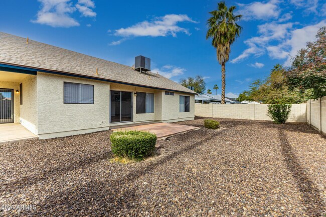 Building Photo - 7253 S Alder Dr