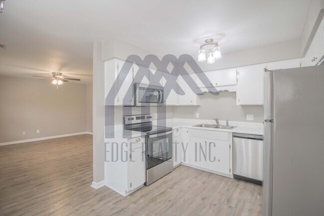 Building Photo - 1253 Roberts Way