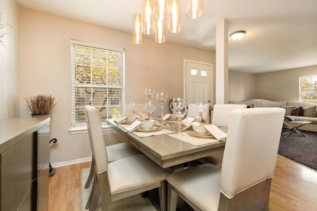 Building Photo - 22 Tyler Ct