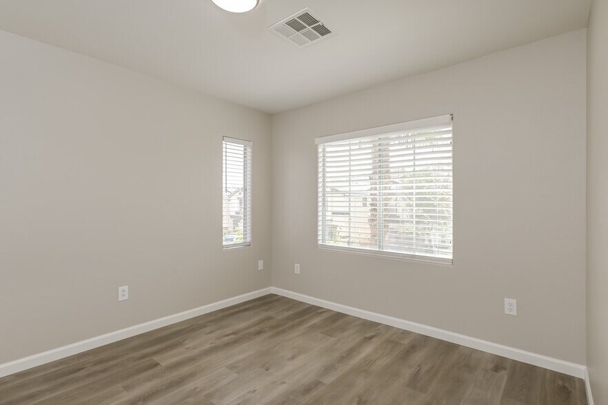 Building Photo - 6528 Blessed Thistle Ave