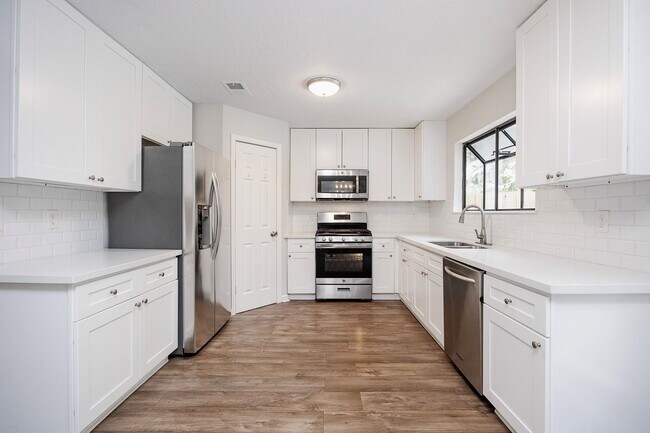 Building Photo - 86 W Stony Bridge Cir