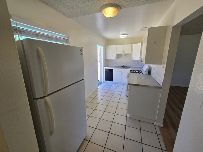 Building Photo - Clairemont  3br, 1 ba. Detached Home.