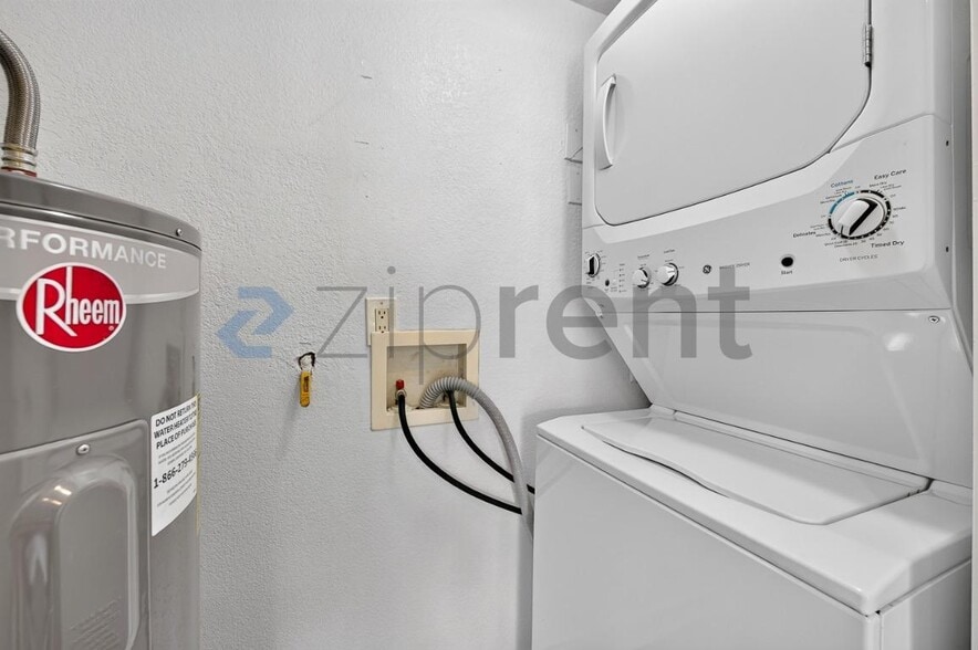 Building Photo - Unit Apt 6H