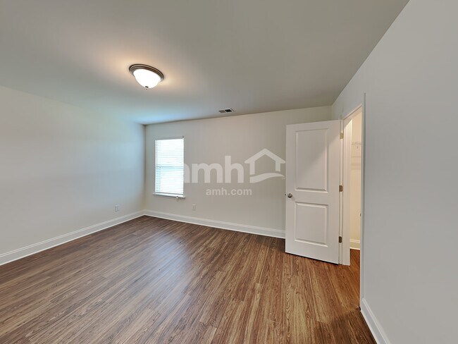 Building Photo - 6194 Bridlewood Ln