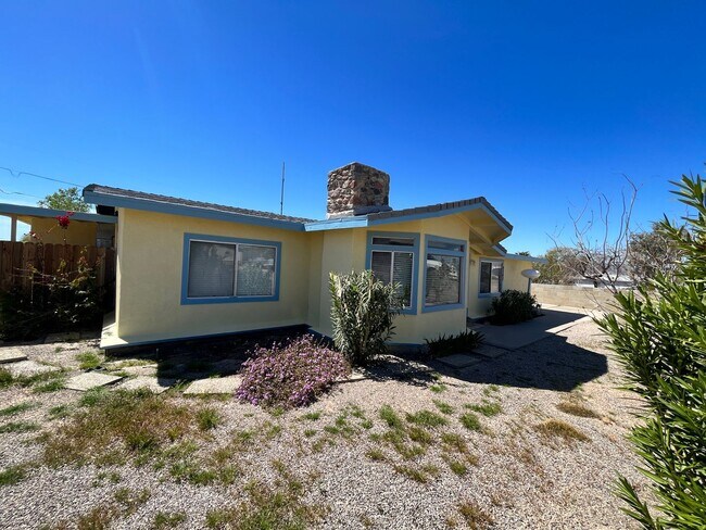 Building Photo - Nice Family Home