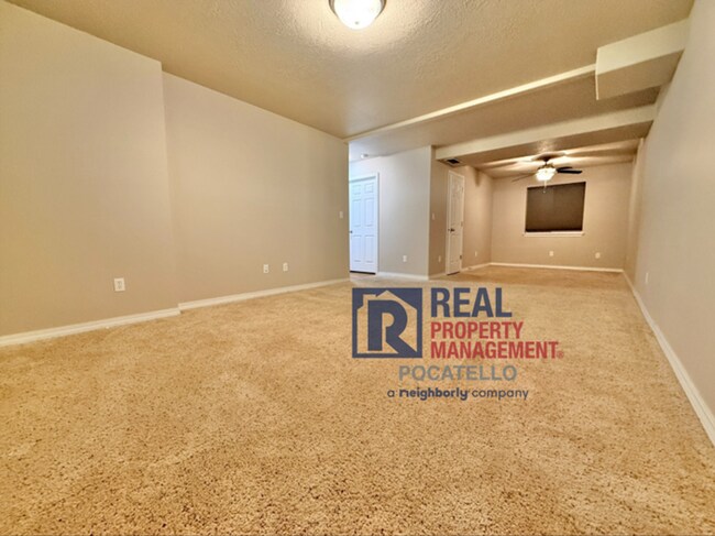 Building Photo - Beautiful 3 Bedroom 2.5 Bathroom Home For Rent