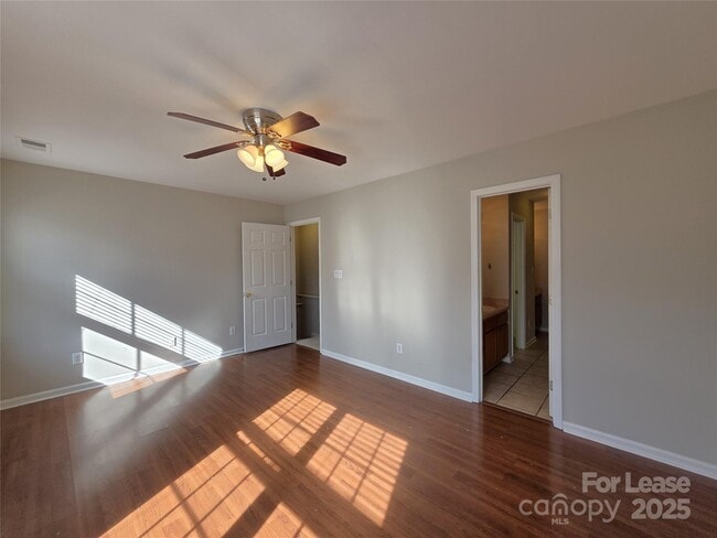 Building Photo - 2107 Lennoxshire Square Ct